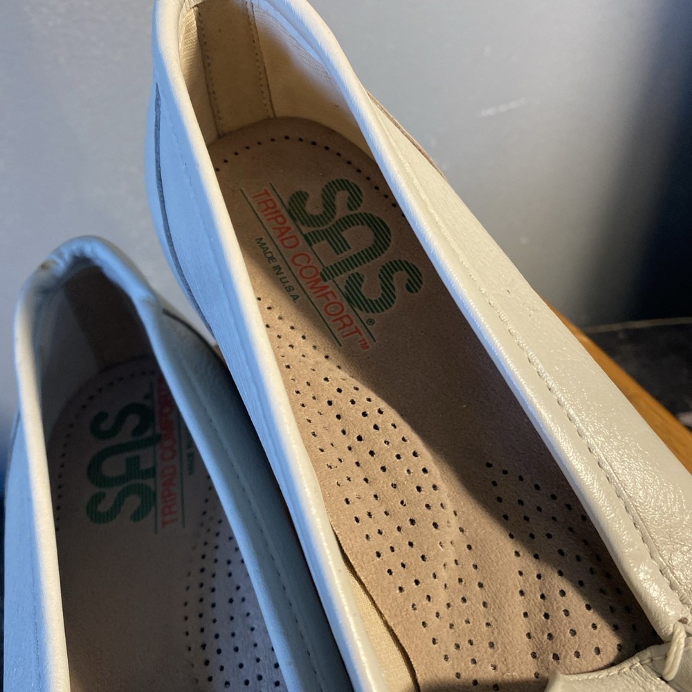 SAS  Size 8.5 N  Tripad Comfort Women's Beige Leather Loafers Cushioned Slip On - Picture 3 of 7